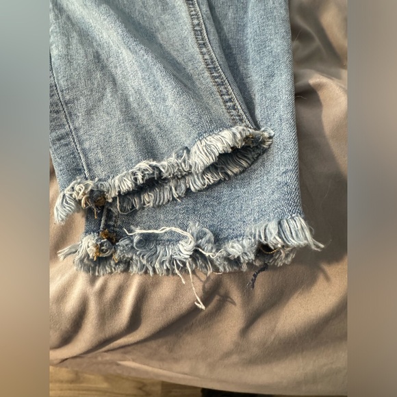 EUC K Jordan distressed jeans size 14 with gold sequins. - Picture 5 of 9